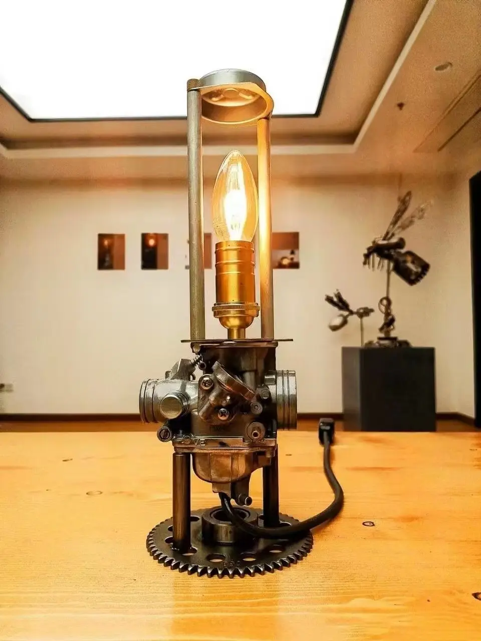 Cyberpunk Style Desk Lamp Hand - огляд і ціна Coffee Tea House